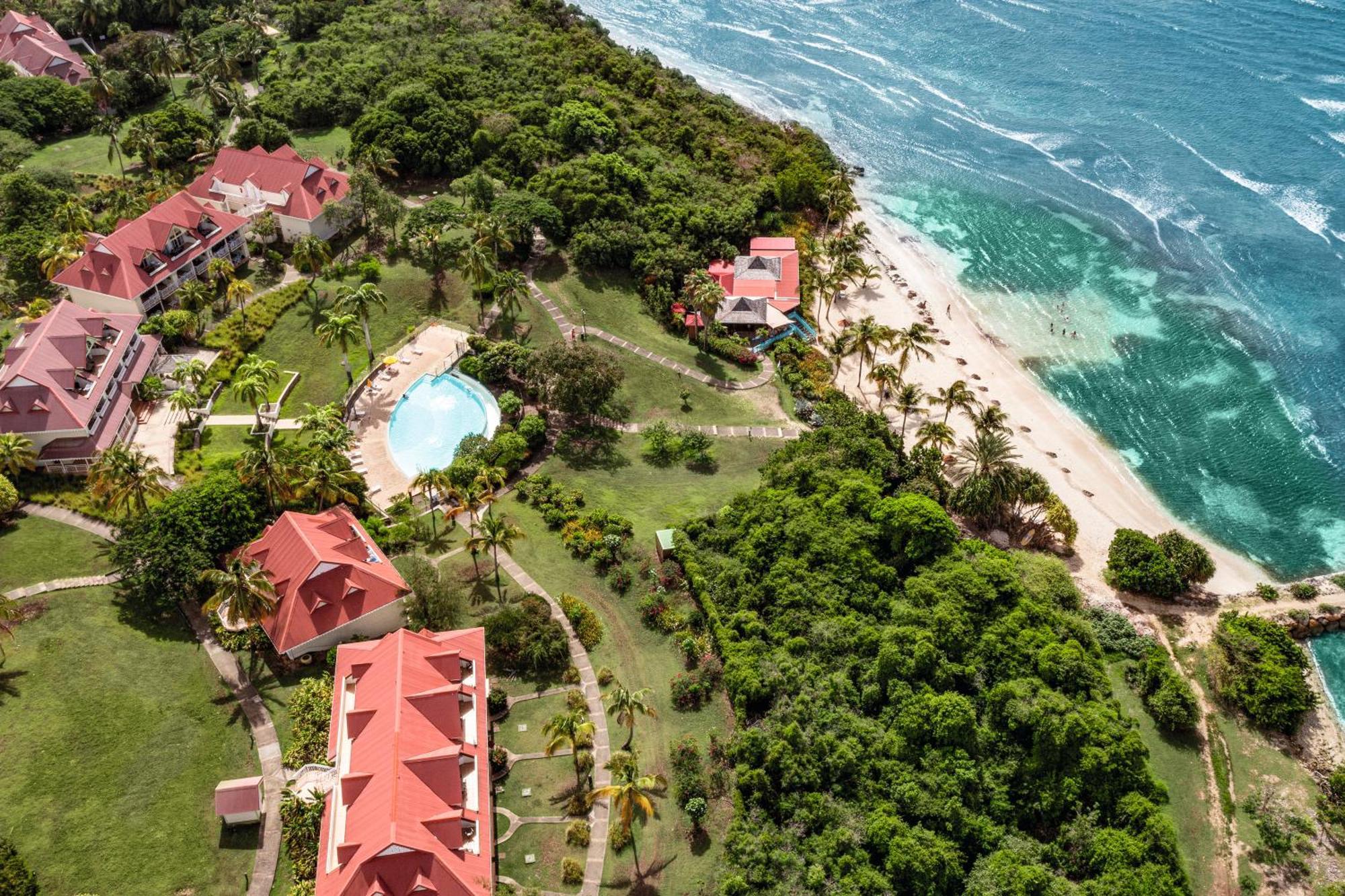 Pierre & Premium Les Tamarins Holiday park 3*